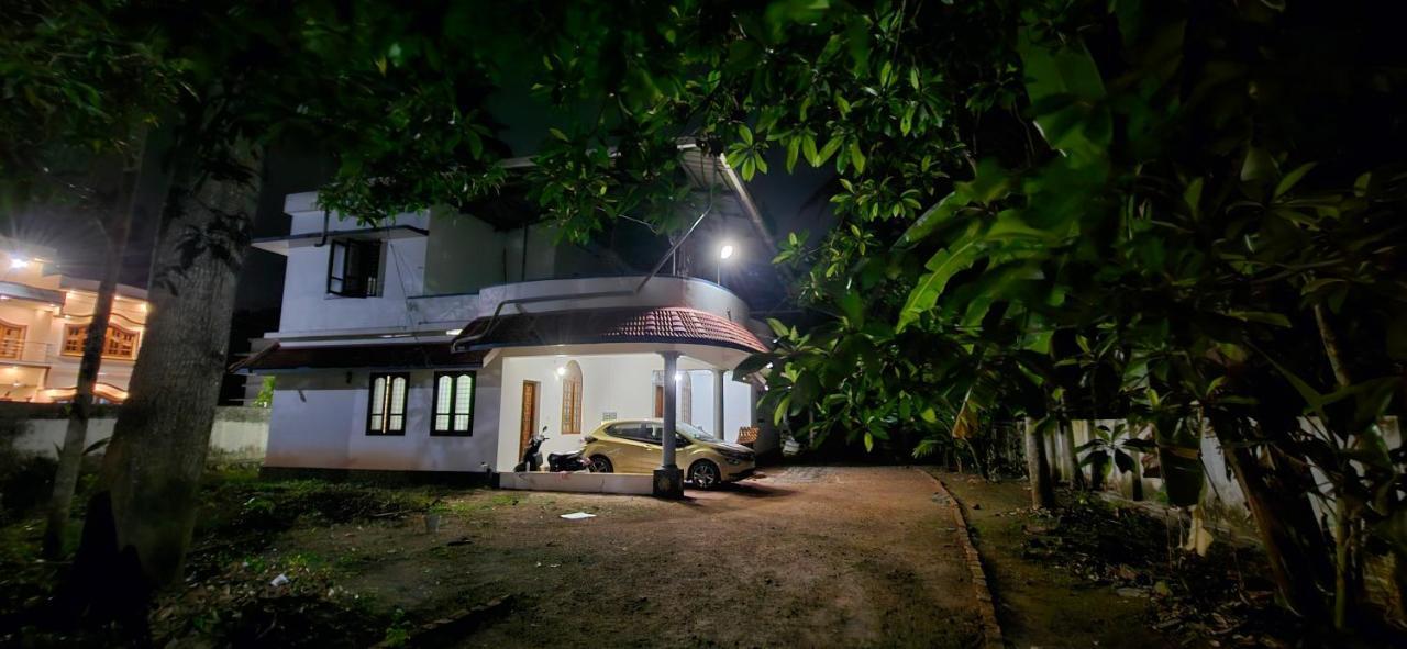 Islandstay-A Riverside Property كولاّم المظهر الخارجي الصورة