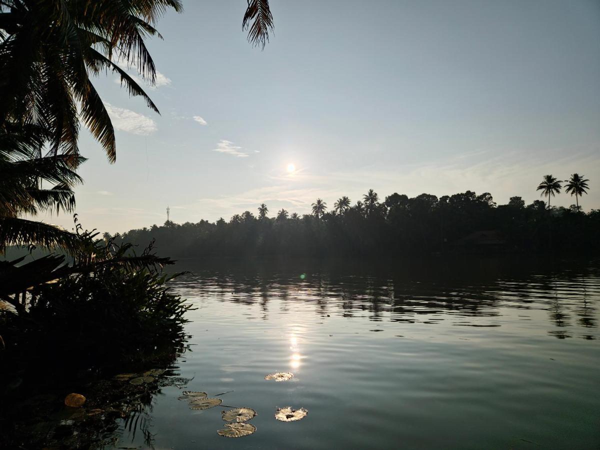 Islandstay-A Riverside Property كولاّم المظهر الخارجي الصورة