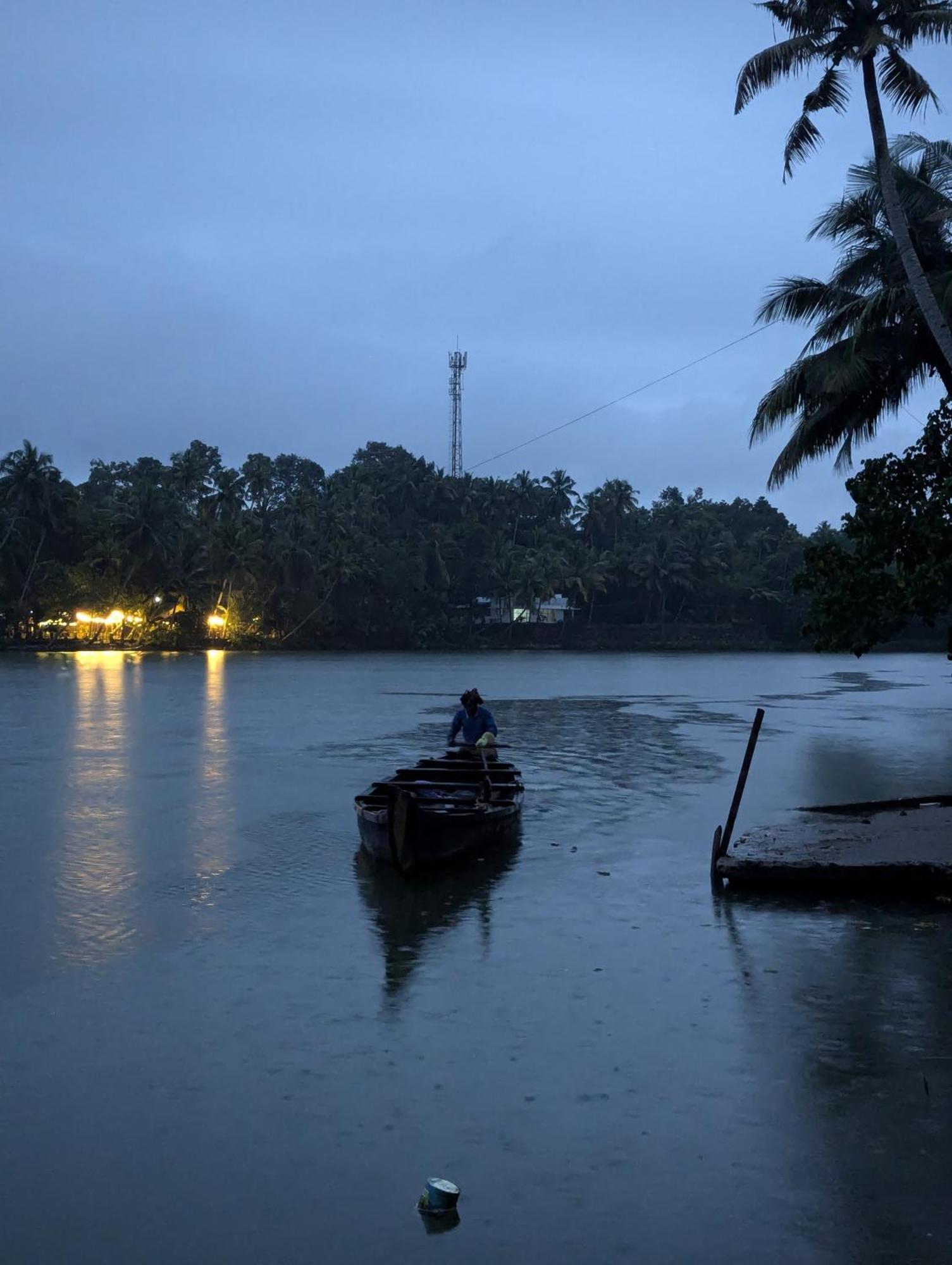 Islandstay-A Riverside Property كولاّم المظهر الخارجي الصورة