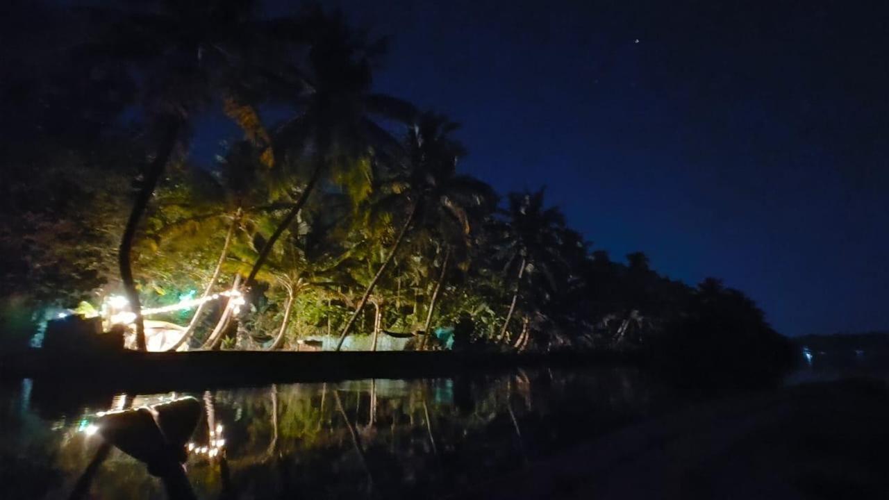Islandstay-A Riverside Property كولاّم المظهر الخارجي الصورة